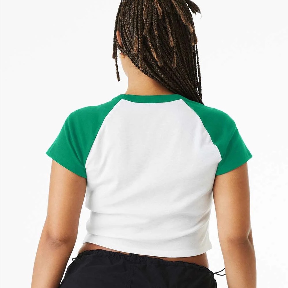 💚 3/$15 Never Worn Oversized Green & White Short Sleeve Crop Large